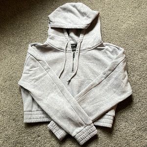 Alphalete Capital Cropped 1/2 Zip Hoodie